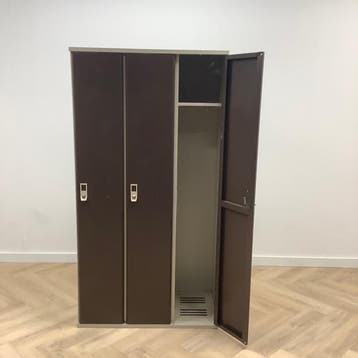 Lockerkast / garderobekast vv 3 deuren met sleutel, (hxbxd), Gebruikt