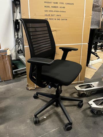 Steelcase Think V2 - Nieuwste Model, Huis en Inrichting, Bureaustoelen, Verzenden, Zwart, Zo goed als nieuw, Bureaustoel