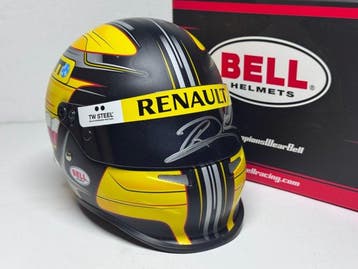 Renault - Robert Kubica - 2010 - Helm op schaal 1:2