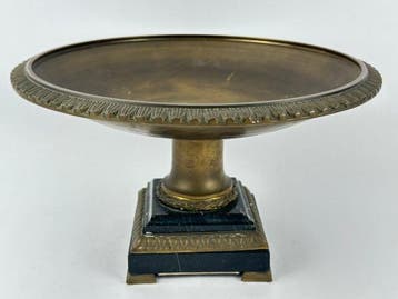 Tazza - Brons, Marmer - Een grote bronzen tazza
