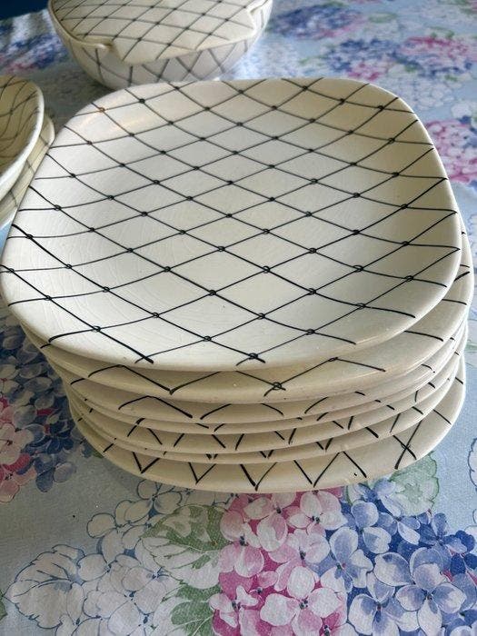 Longchamp - longchamp - Tafelservies voor 12 (45) - Faience, Antiek en Kunst, Antiek | Meubels | Tafels