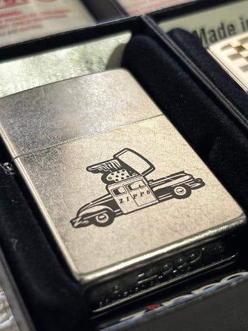 Zippo - Checkerboard & Stripes (Ajedrezado) y Camión/Trailer