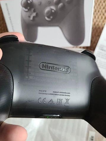 Nintendo - Switch - Nintendo Switch Pro Controller -, Games en Spelcomputers, Nieuw