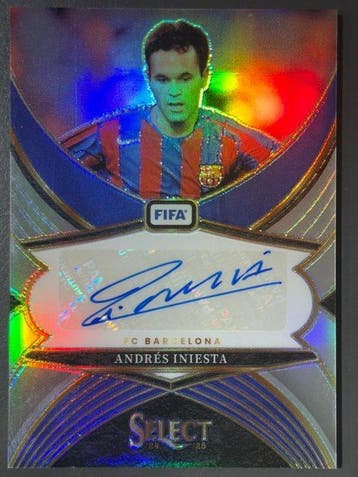 2024/25 Panini Select Andrés Iniesta SS-AI Gesigneerde, Nieuw