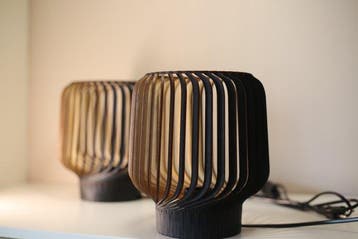 Lamp - rille black - Hout - Lampen nr. 24/100 & 25/100