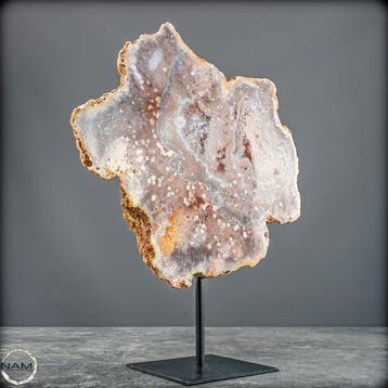 Exclusieve roze amethist met natuurlijke kristalstructuur -