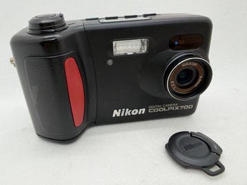 Nikon COOLPIX 700 Digitale camera, Nieuw