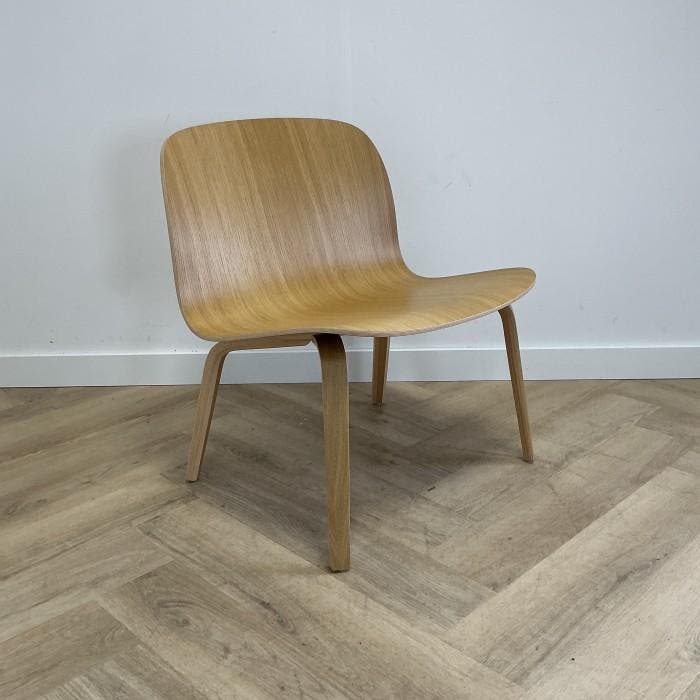 Muuto Visu loungestoel / fauteuil houten van Mika Tolvanen,, Maison & Meubles, Chaises