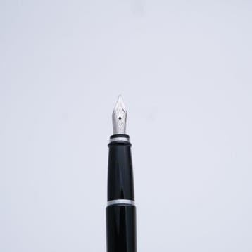 Aurora - Ypsilon quadri silver with gold nib - Zonder