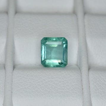 Zonder minimumprijs Smaragd - 1.01 ct - International