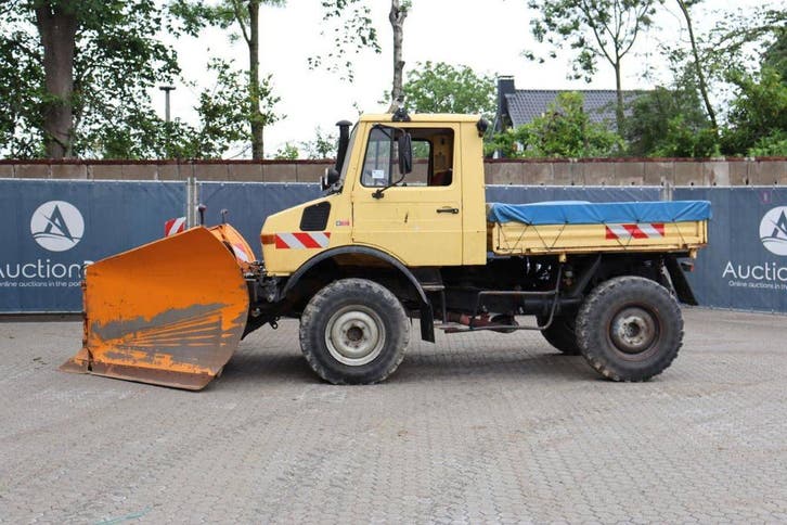 Veiling: Vrachtwagen Mercedes-Benz Unimog U1000 Diesel 70kW, Auto's, Vrachtwagens, Ophalen