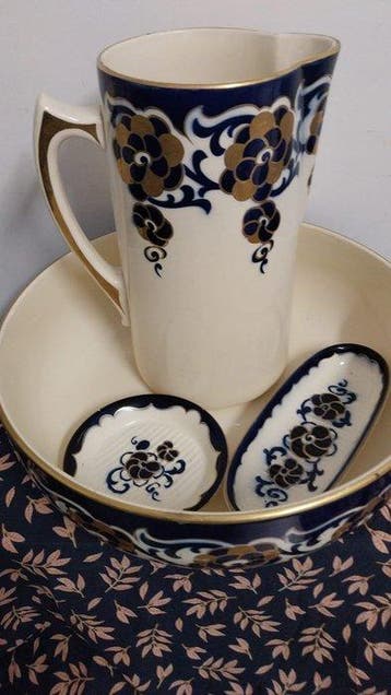 Vintage Toiletset (4) - Faïencerie de Gien «  camélia » -