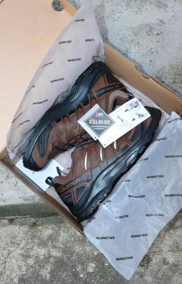 Yves Salomon - Platte schoenen - Maat: EU 42.5, Nieuw
