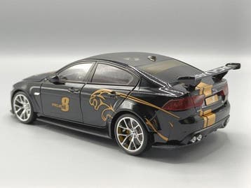 Diecast 1:18 - Voiture miniature - Jaguar XE SV Project 8 -