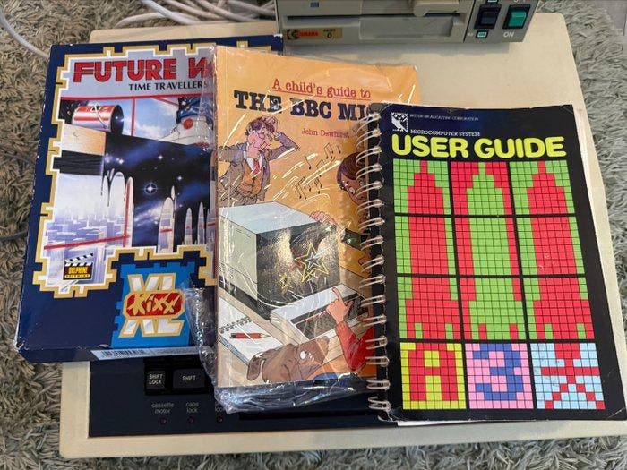 Acorn BBC Micro computer (Acorn) Disc drive, guides & game -, Games en Spelcomputers, Spelcomputers | Overige Accessoires