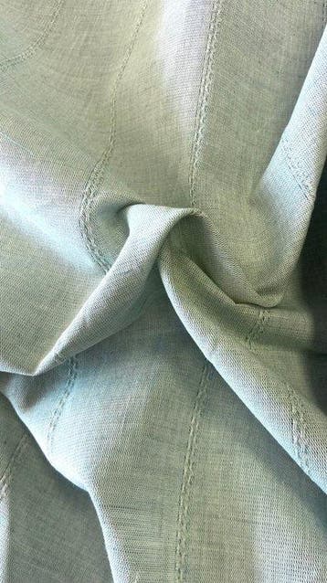 Prachtige stof van puur linnen, poederblauw met een