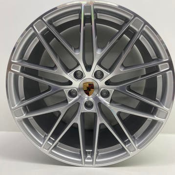 Porsche Macan IV (H2) 22inch RS Spyder zilver met banden, Autos : Pièces & Accessoires, Ophalen, Banden en Velgen