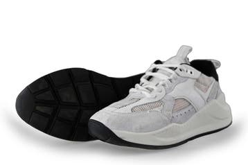 Burberry Sneakers in maat 40 Wit, Verzenden, Wit, Zo goed als nieuw, Sneakers