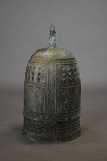 Altaarschel - Brons, Een Japanse bronzen bonsh-tempelbel. -