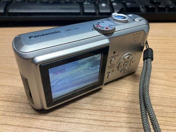 Panasonic DMC-LS2 nice small camera with 64mb 2 penlites!