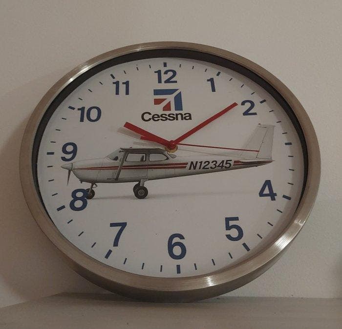 Wandklok - Modern Metaal, Glas - 2020+ - Cessna-vliegtuig, Antiquités & Art, Antiquités | Assiettes décoratives & Carrelages