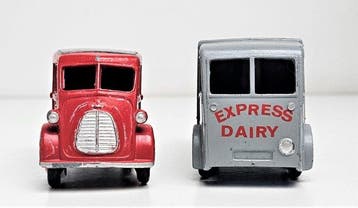 Dinky Toys - Model bestelwagen (2) - Royal Mail Van et