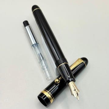 Pilot - Custom 74 (Black) - 14K gold nib (M) - with Pen case, Nieuw