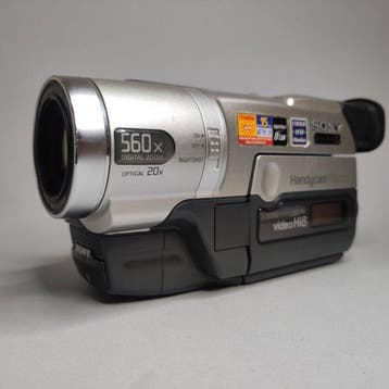 Sony CCD-TRV208E Video8 camera