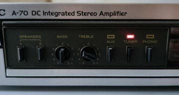 TEAC - A-70 Solid state geïntegreerde versterker