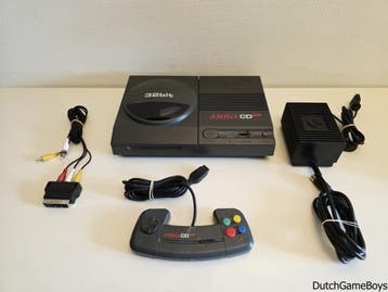 Commodore Amiga CD32 - Console + Controller - Recapped, Verzenden