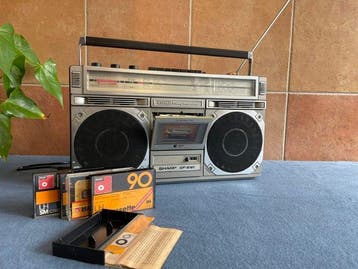 Sharp - GF-6161 Boombox Draagbare radio