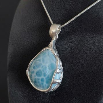 Natuurlijk larimar. Topkwaliteit. Unieke ambachtelijke