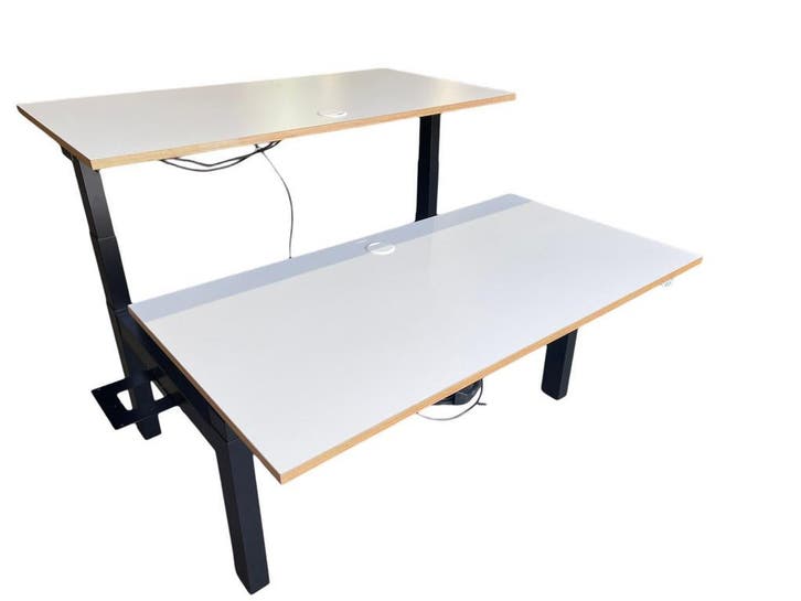 Ahrend Duo Zit Sta Bureau, Nette Staat, Huis en Inrichting, Bureaus, Zo goed als nieuw, Elektrisch, In hoogte verstelbaar, Verzenden