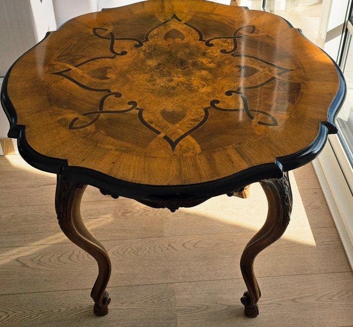 Tafel - Hout, Walnoot, Meerdere brandstoffen. - Rare Table, Antiquités & Art, Antiquités | Autres Antiquités