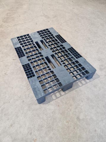 Kunststof pallet 120x80x15 cm zwart gebruikt, Ophalen of Verzenden