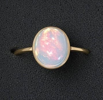Welo-opaal uit Ethiopië. Prachtige, intense kleuren. Ring, Verzamelen