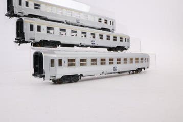 Rivarossi H0 - Wagon de passagers pour trains miniatures (3), Hobby en Vrije tijd, Nieuw