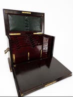 Bureau plat - bois de noyer - Cahier de leçons / Boîte, Antiek en Kunst