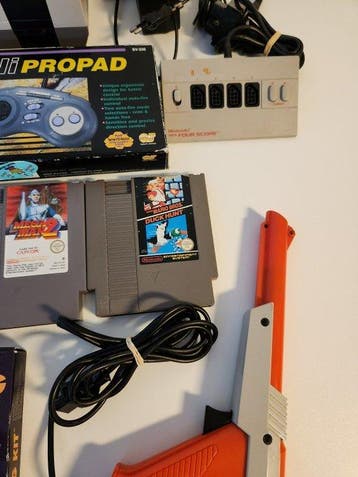 Nintendo - Nes - Nes & 3 Games & 2 Controllers & Zapper -, Games en Spelcomputers, Nieuw