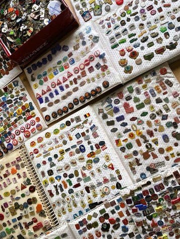 Broche - Grote verzameling speldjes (8 kilo) - Divers pays,