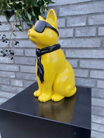 Beeld, yellow cat with tie and sunglasses - 29 cm -