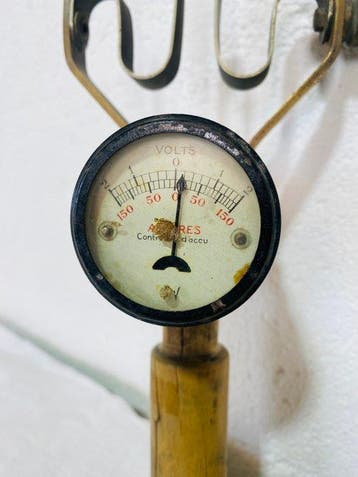 Ancien contrôleur d’accumulateur , voltmètre-ampèremètre -, Antiek en Kunst