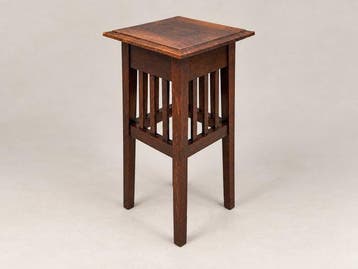 Houten plantentafel met Arts & Crafts-uitstraling – warme