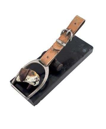 Beeldje - Austria 1920s - desk clip for paper - Koud geverfd