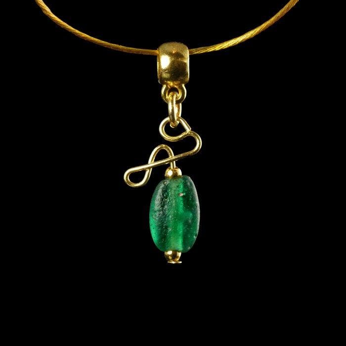 Oud-Romeins Pendant, met een Romeinse glazen kraal (Zonder, Antiquités & Art, Antiquités | Autres Antiquités
