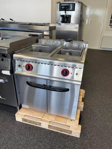 STERKE FRITEUS3 380V 2X20 LITER 106KG, Nieuw in verpakking, Fornuis, Frituur en Grillen