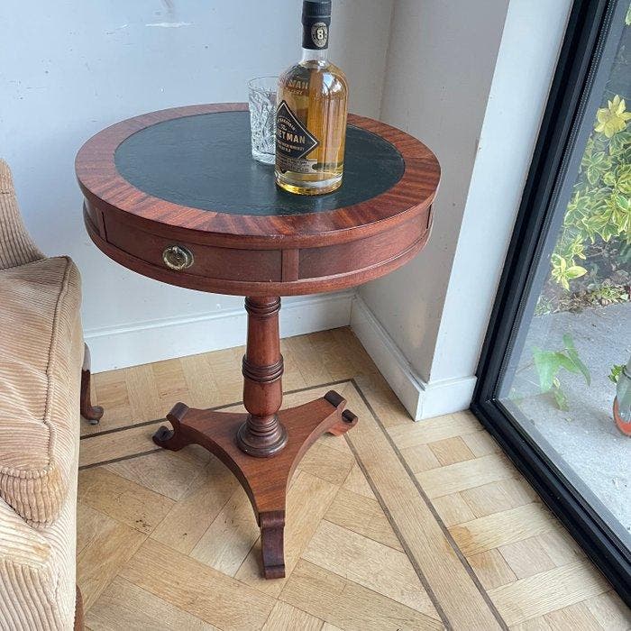 Table - Cuir, Acajou - Tambouriner, Antiek en Kunst, Curiosa en Brocante