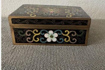 Cloisonné-emaille sieradendoos, blik; China; metalen