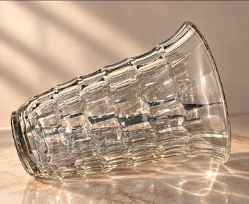 Val Saint Lambert - Vase - Écailles - cristal moulé-pressé -