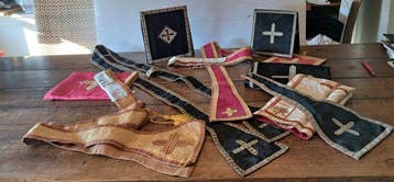Set van 10 katholieke liturgische textielstukken - Zijde,